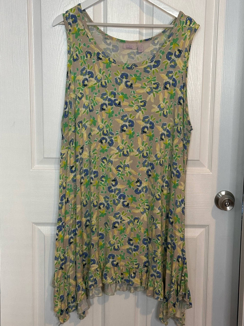 LOGO by Lori Goldstein Floral Print
Tank Top w/Ruffle Hem In Bright Green Sz:3X